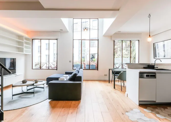 Chic Duplex Loft In Trendy Bastille